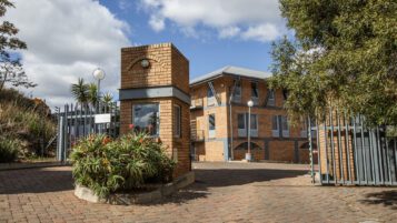 Johannesburg Property Investment Office Constantia Kloof (7)
